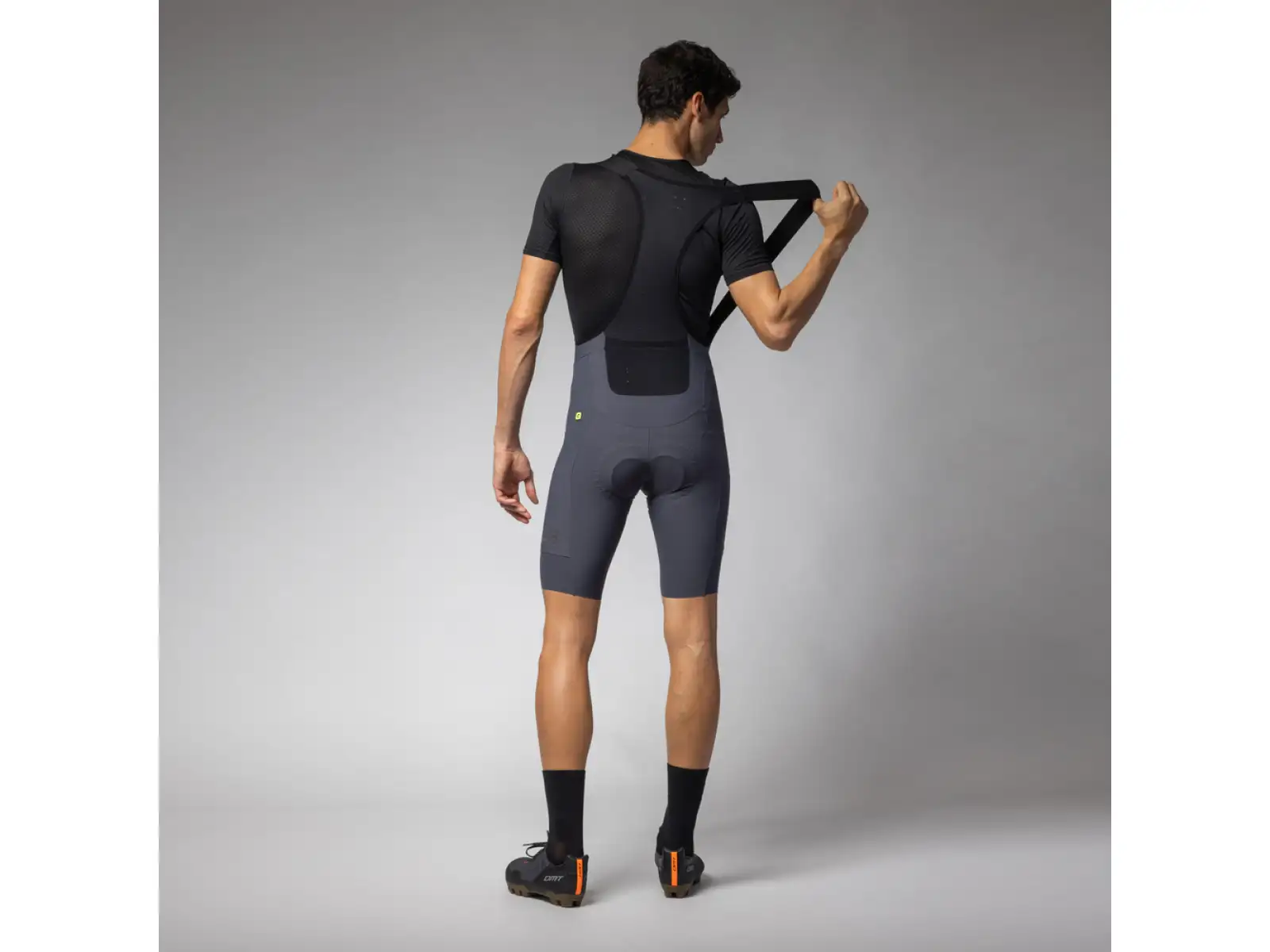 Alé R-EV1 GO men's shorts with pad and bib Titanium