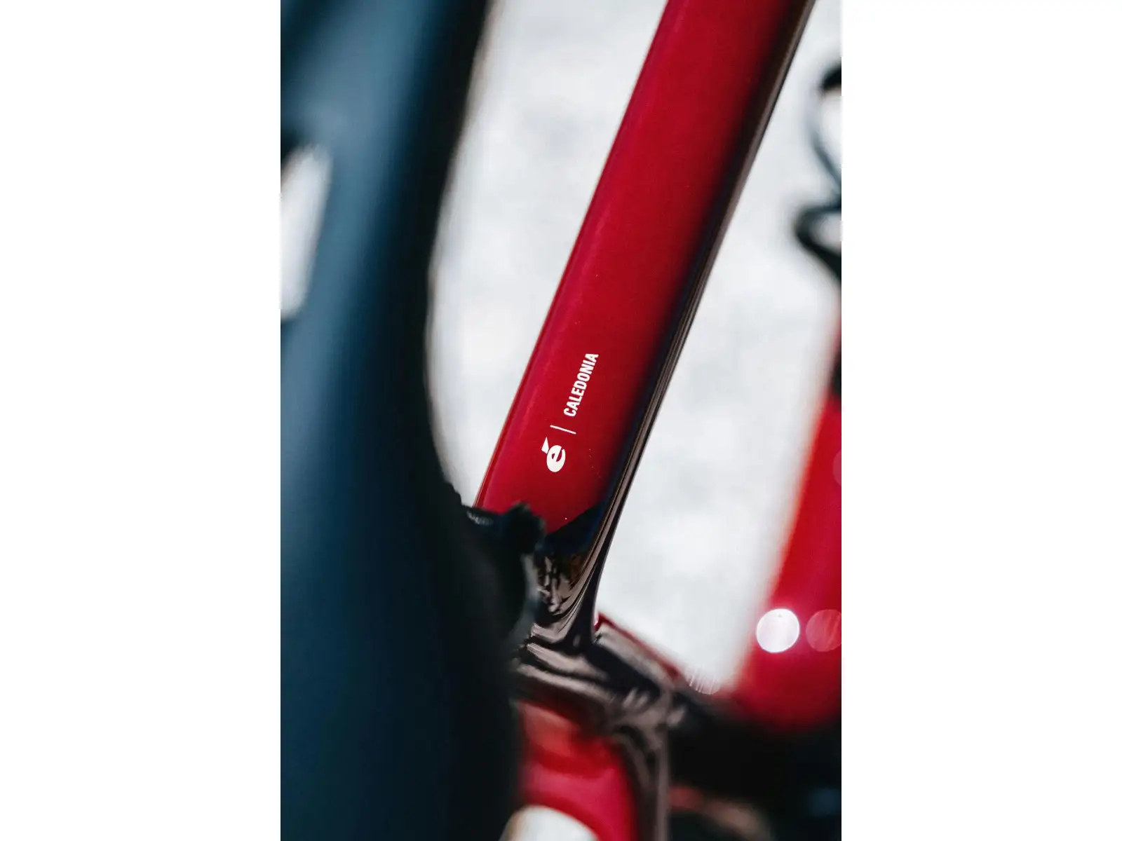 Cervélo Caledonia 105 Di2 road bike Carmine