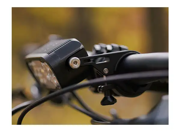 Ravemen XR6000 front light