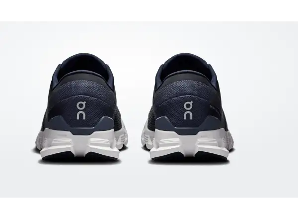 On Cloud X 4 men's running shoes Ink/Ivory