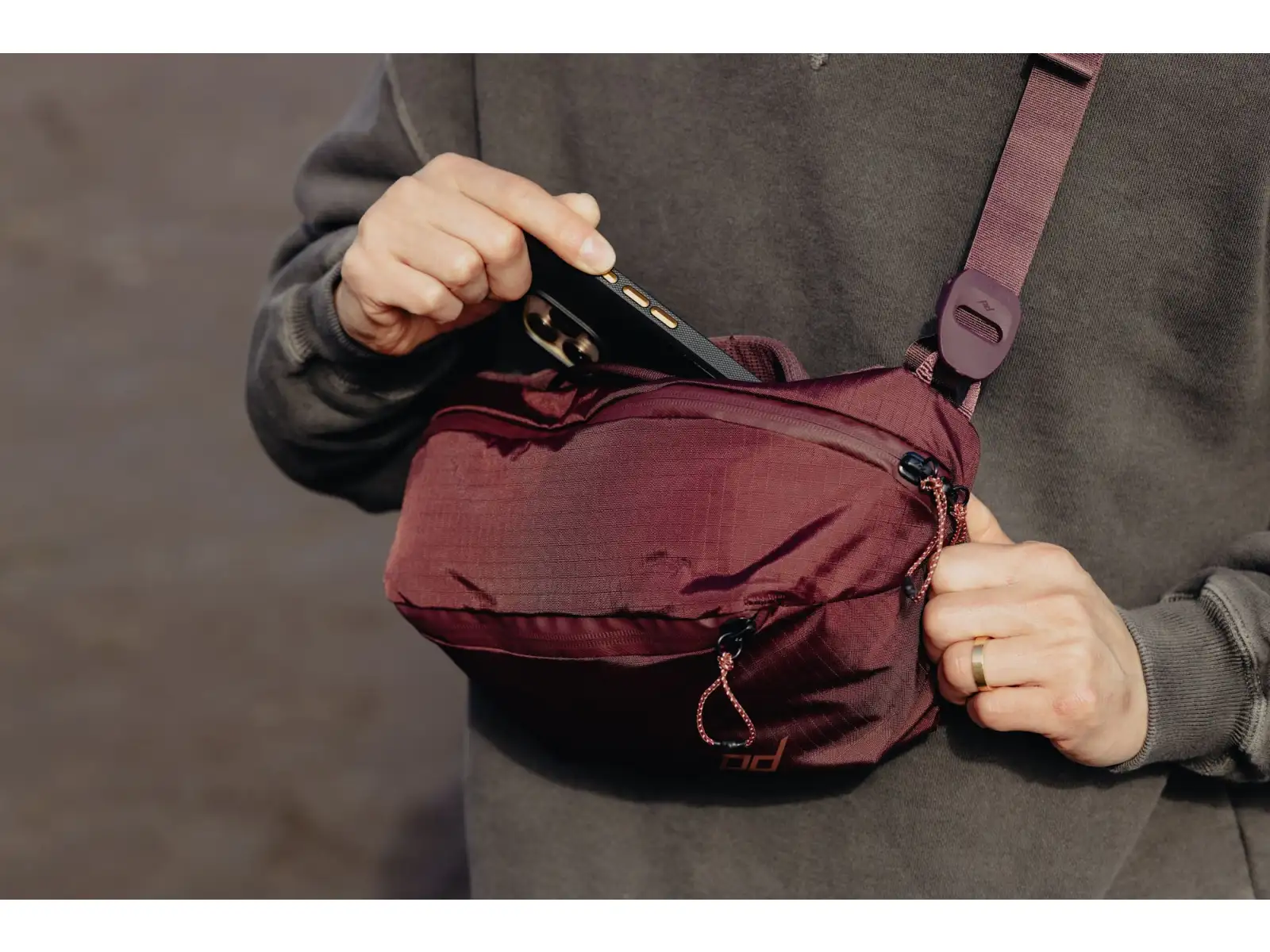 Peak Design Outdoor Sling 4L backpack Eclipse