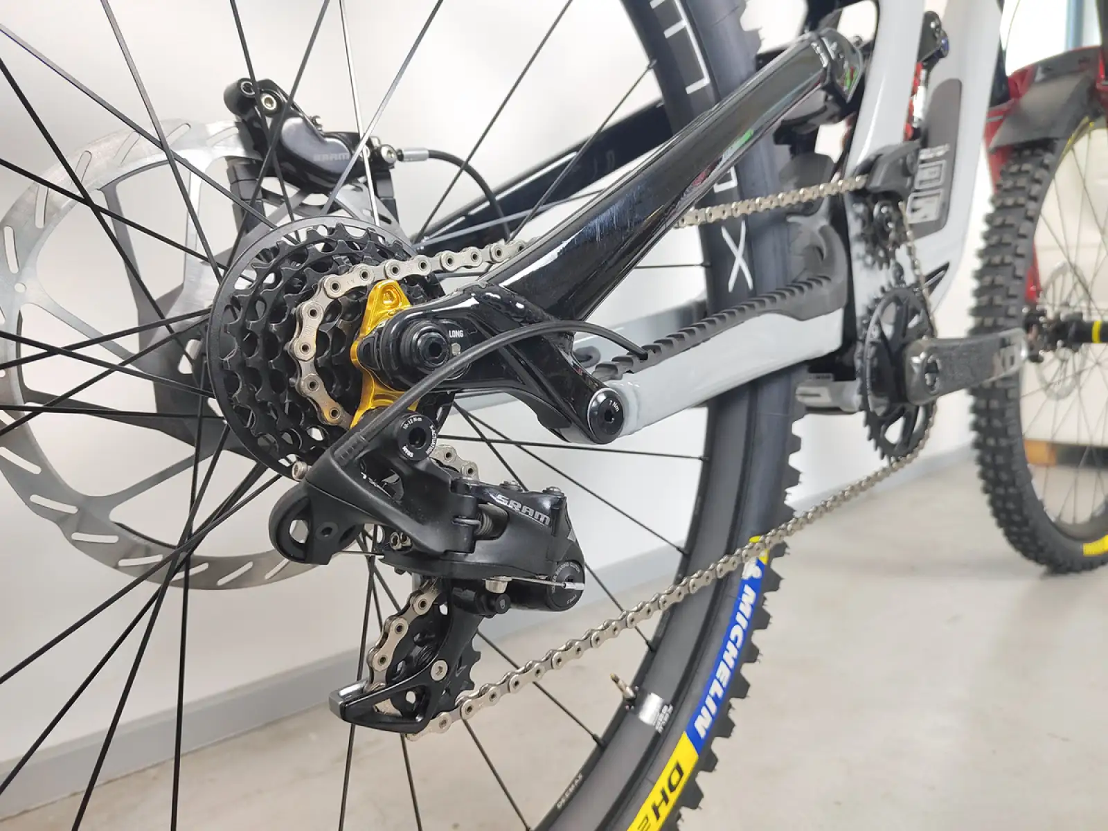 GT Fury Custom downhill bike size M