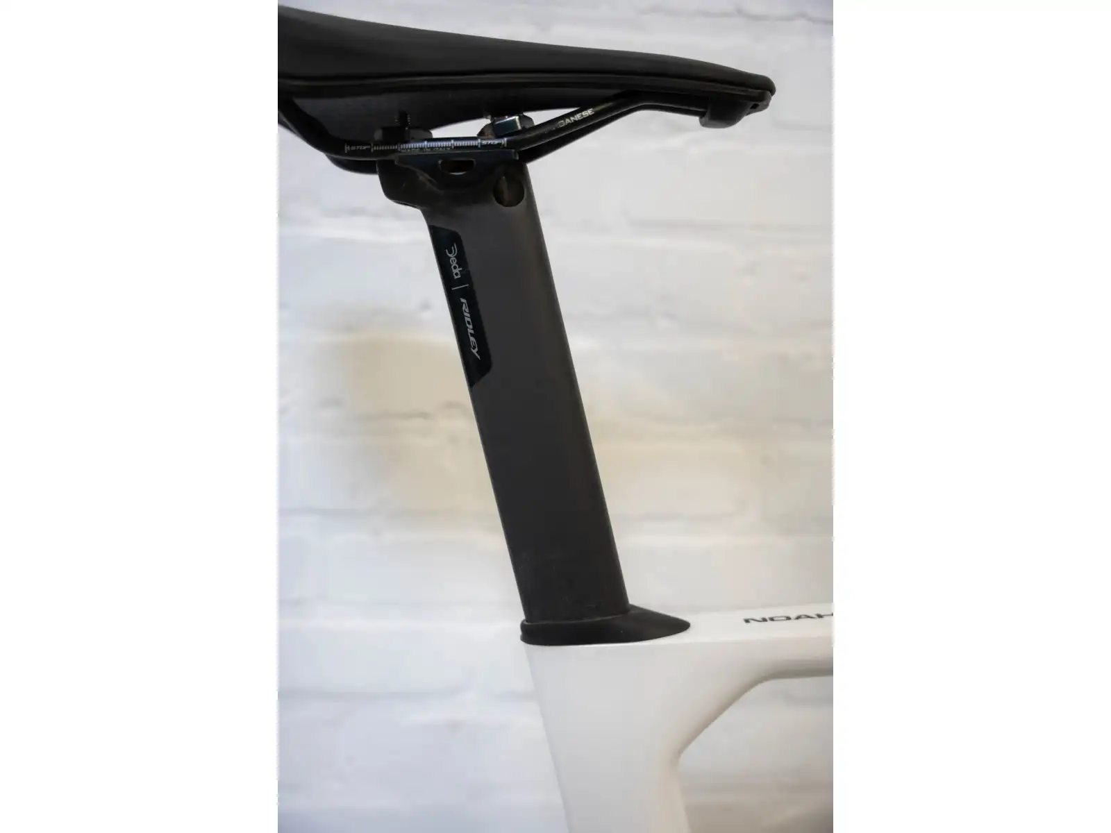 Ridley NOAH 3.0 Ultegra Di2 road bike Pearl White/Black