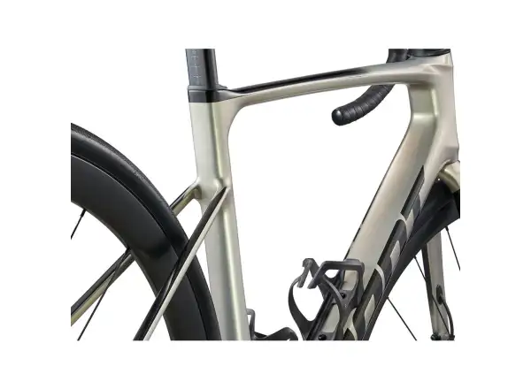 Giant Defy Advanced SL 1 road bike Golden Haze / Panther