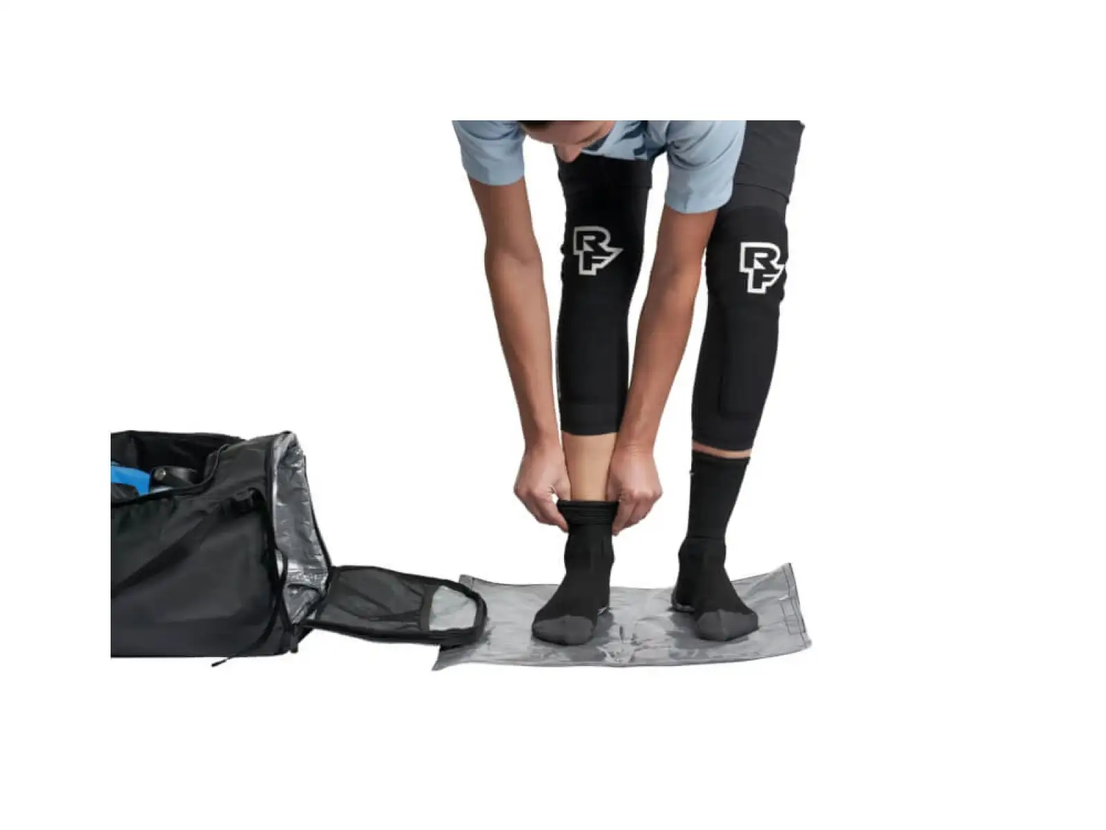 Race Face Stash Gear Bag travel bag stealth