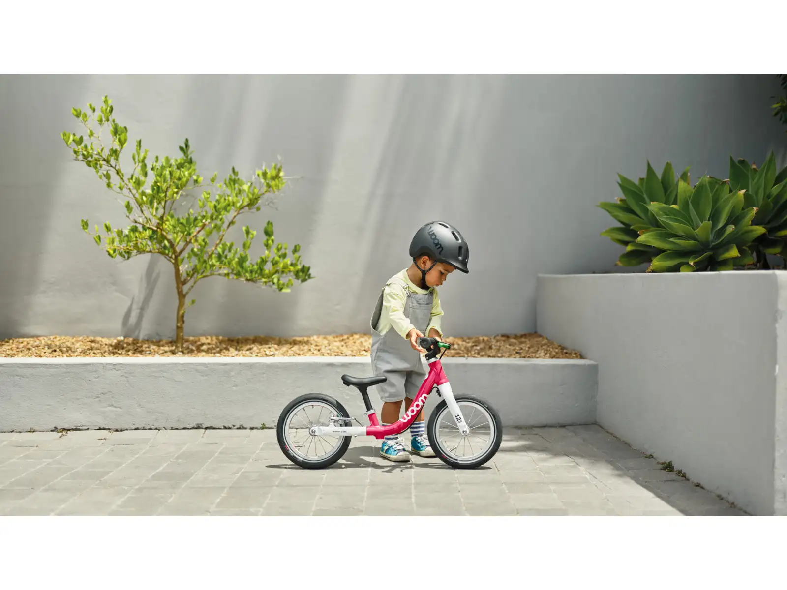 Woom GO 1 Hot Pink 12 children's balance bike