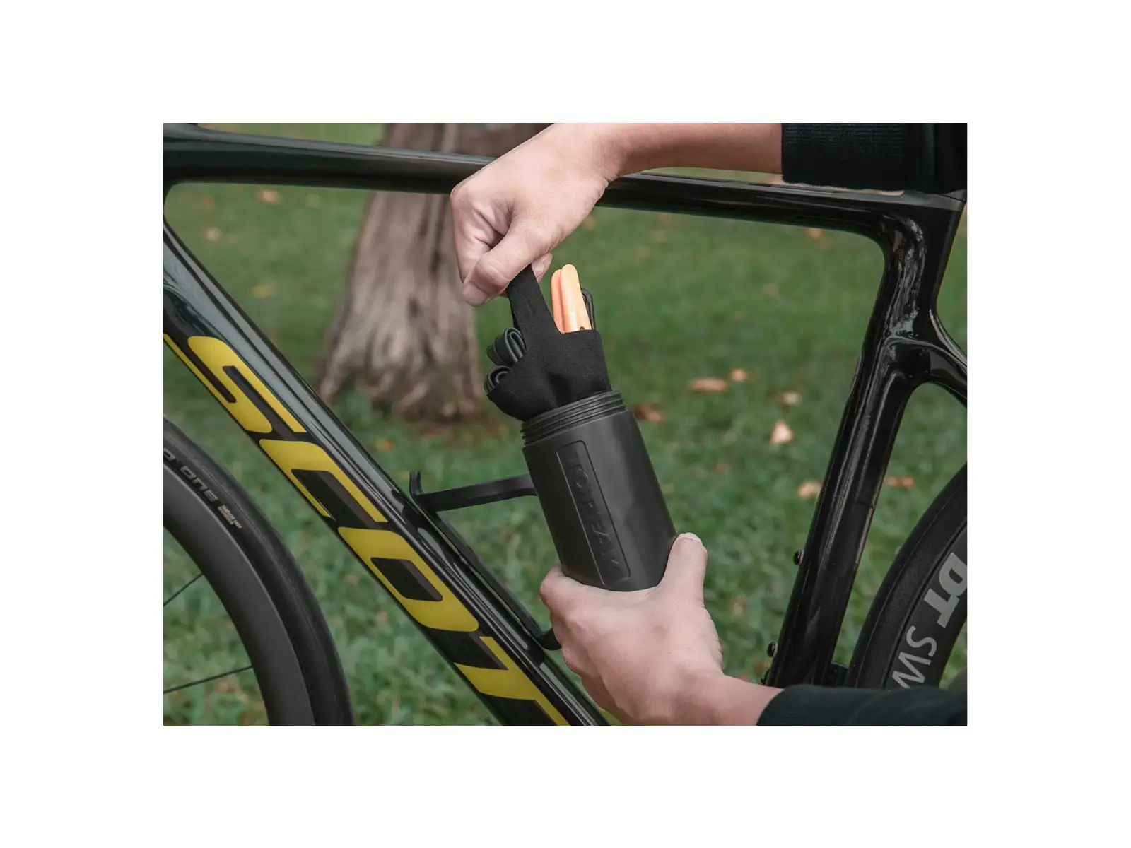 Topeak Escape Pod S bottle cage bag