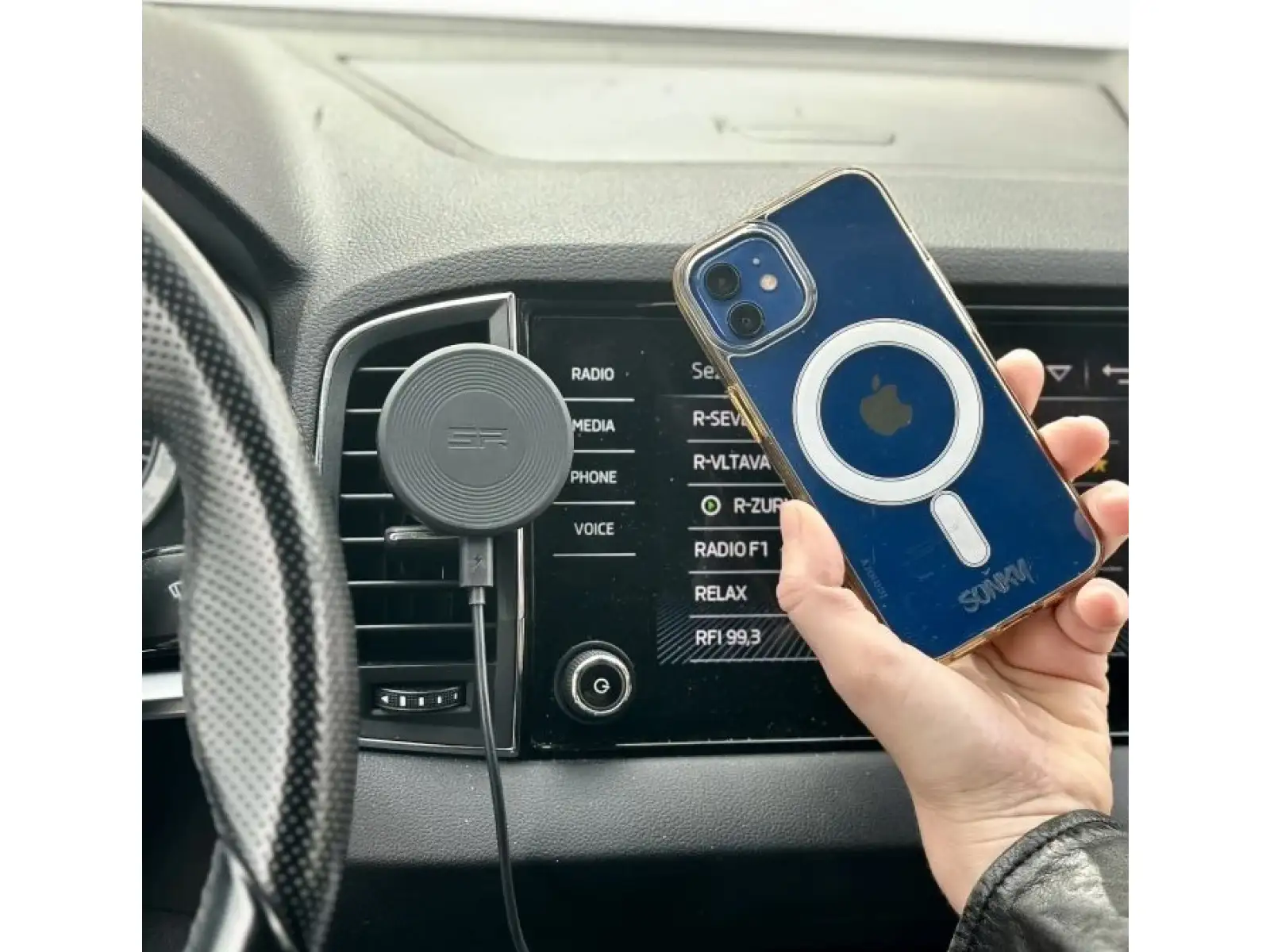 SP Connect Charging Vent Mount SPC+ phone holder