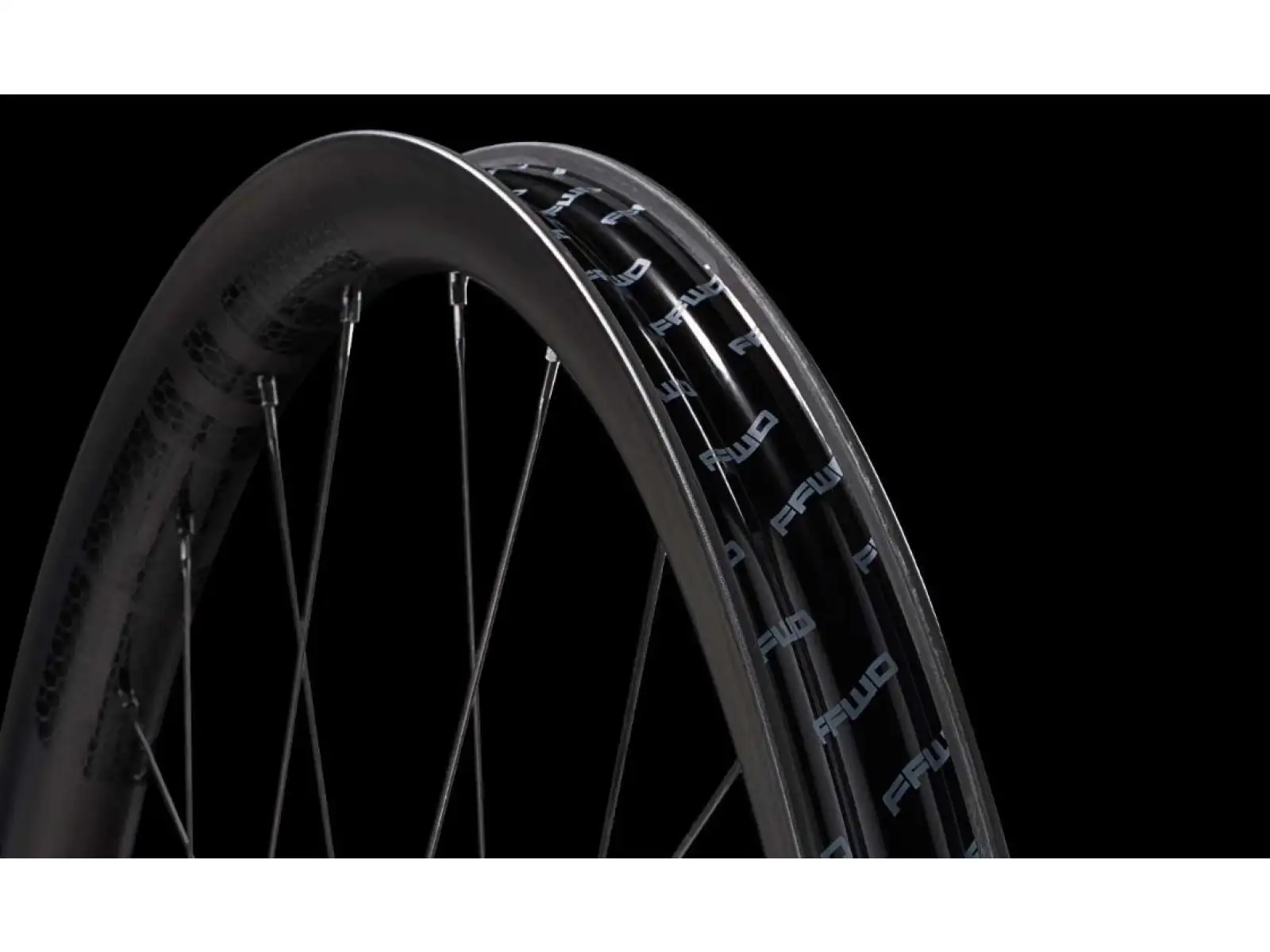 FFWD OUTLAW DT240 EXP Carbon Boost 30 mm 29" wheelset MattBlack