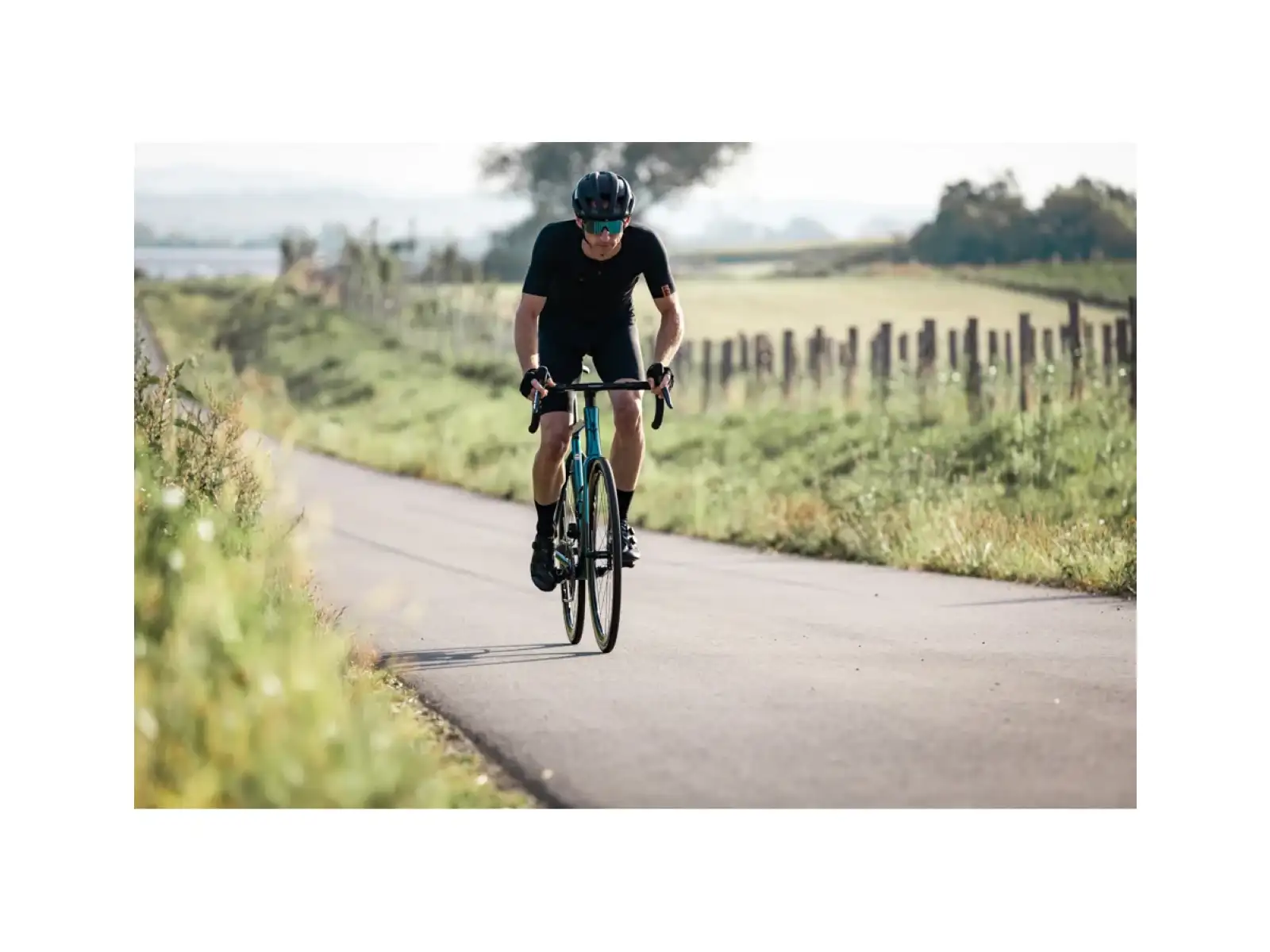 Force Epic cycling glasses black/blue mirrored lens