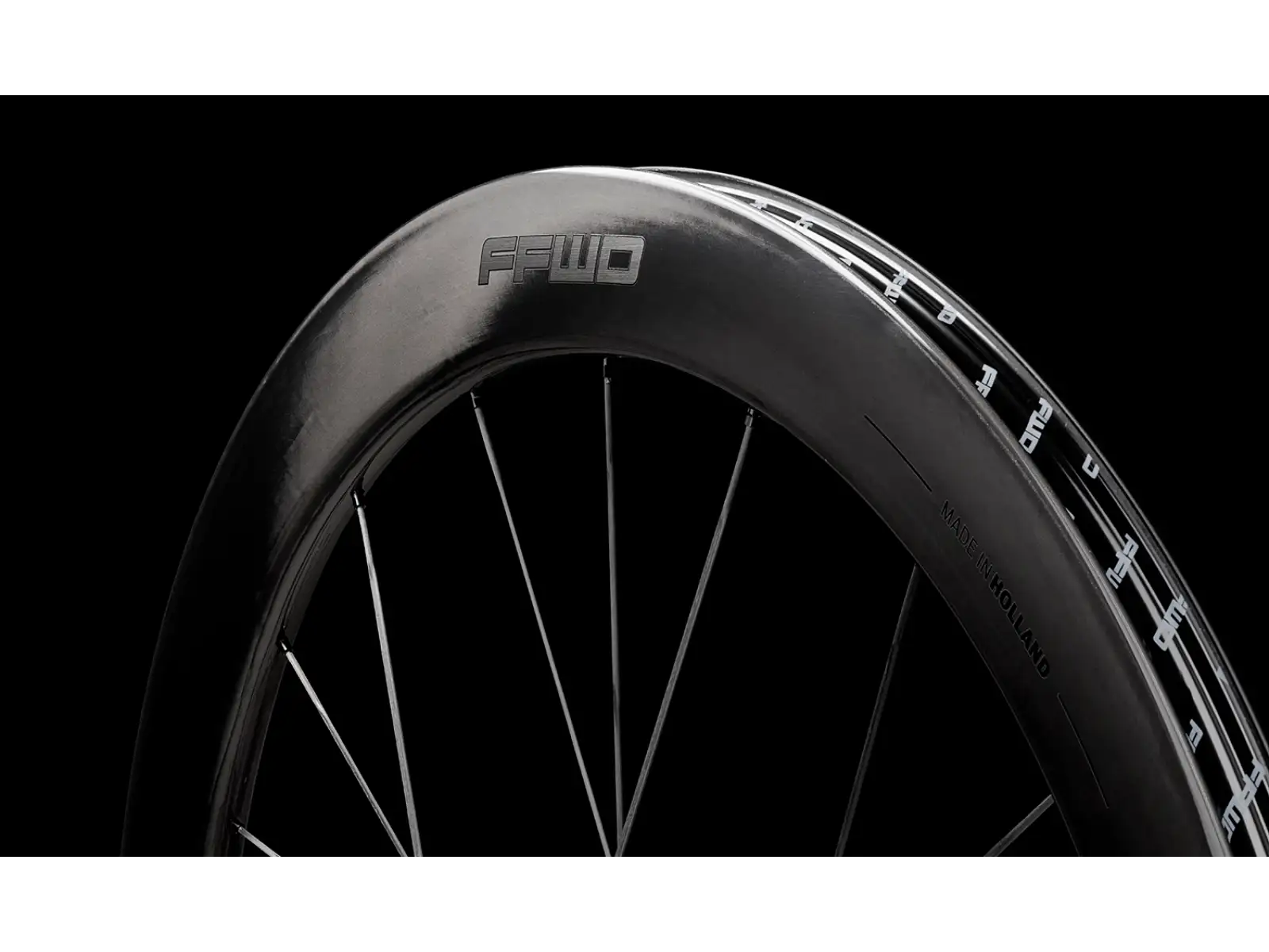 FFWD RAW CS 55 road wheelset Gloss Black
