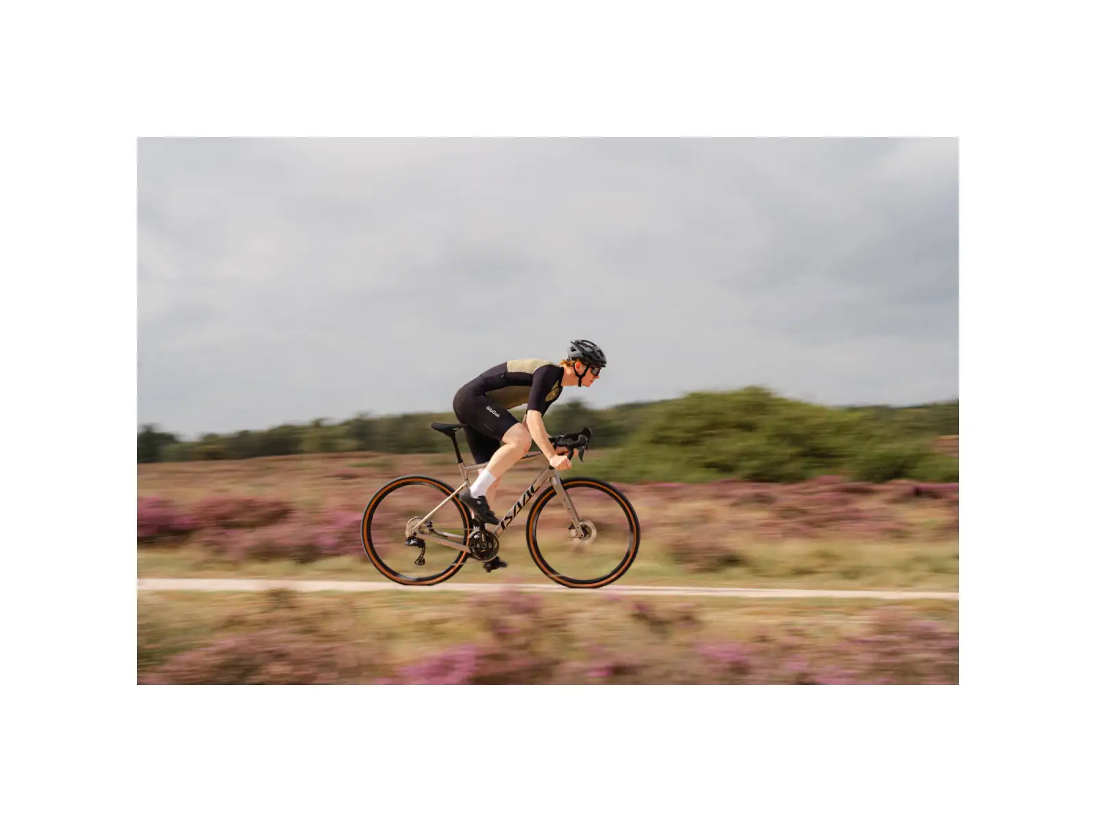 Isaac Torus Xplore GRX825 Di2 2x12 gravel bike Blast Bronze