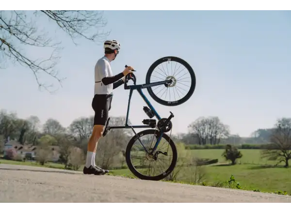 Isaac Kaon 105 Di2 2x12 gravel bike Saphire Blue