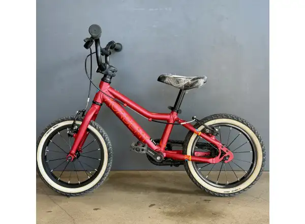 Academy Grade 2 kids bike 14´´ red BAZAAR