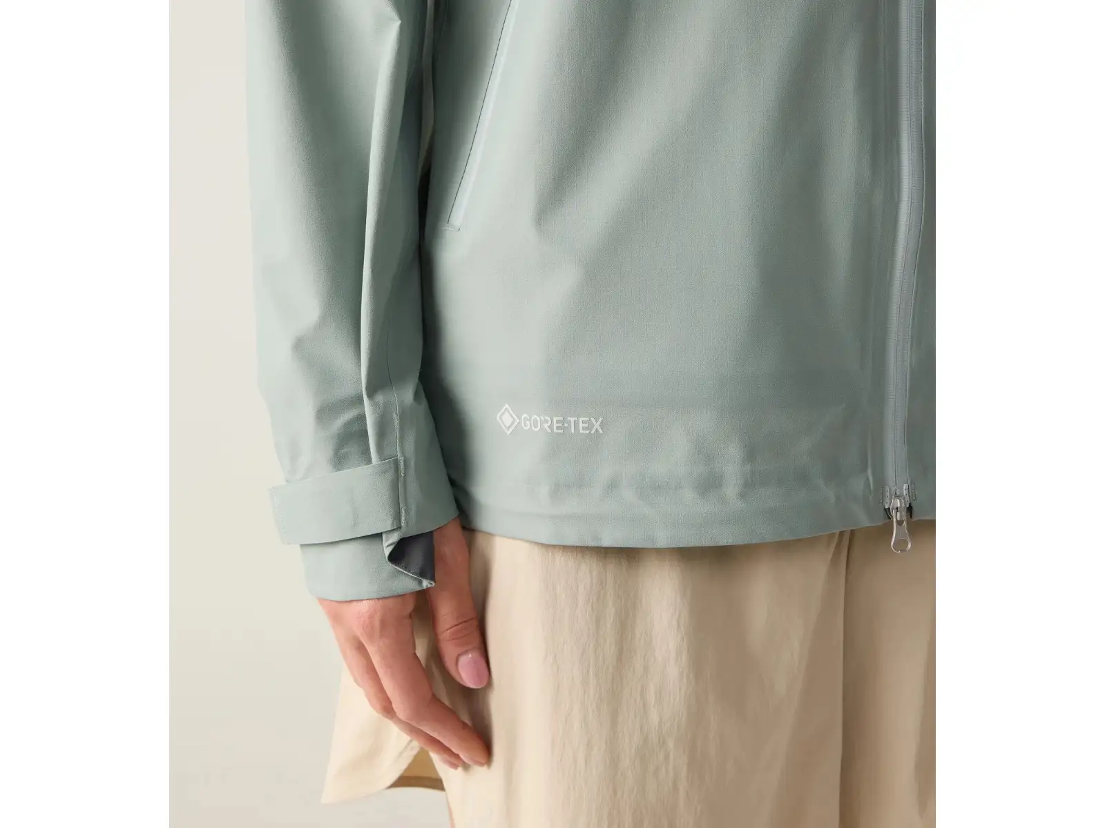 Haglöfs L.I.M AIRAK GTX women's jacket Dew Green