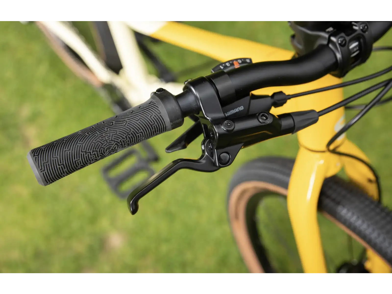 Superior F.L.Y. 24 children's bike Gloss Yellow