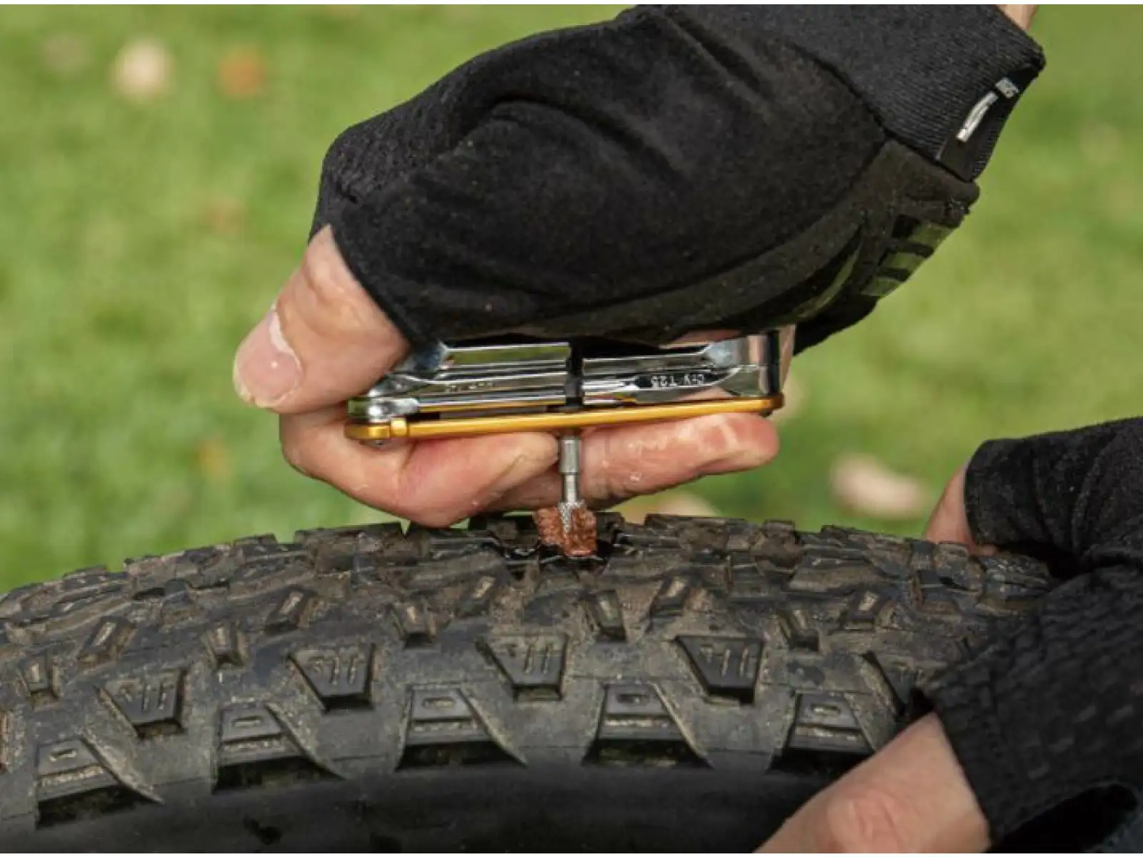 Topeak Tubi 11 Combo multi-tool 11 functions gold