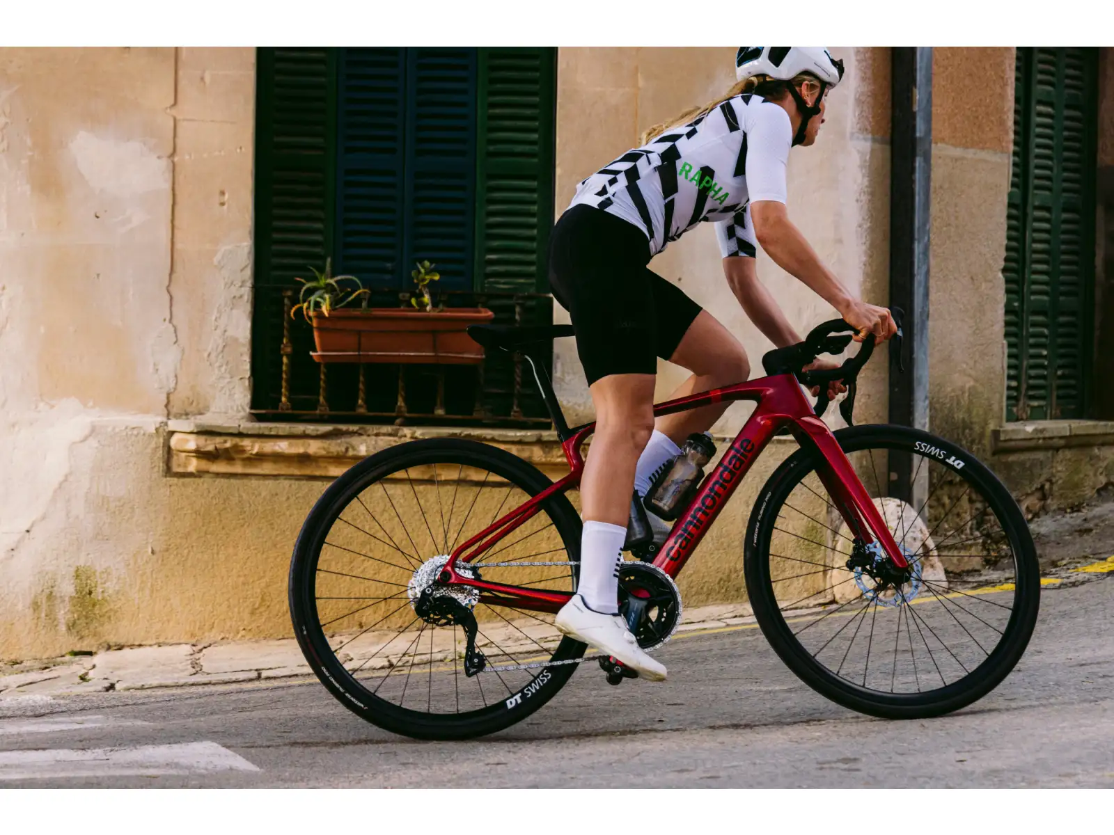 Cannondale Synapse Carbon 4 road bike Metallic Red