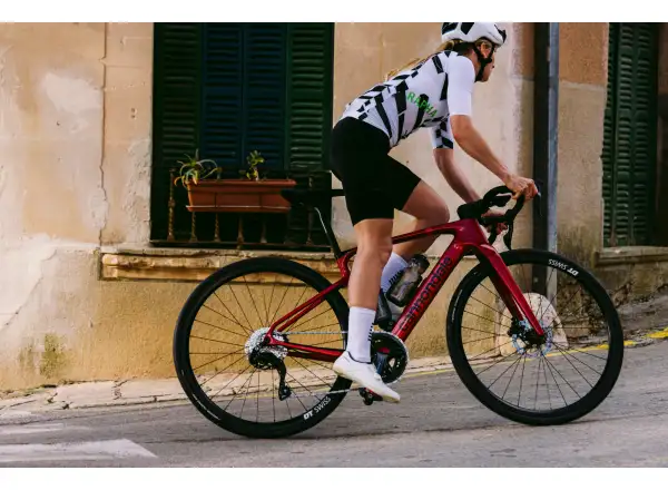 Cannondale Synapse Carbon 4 road bike Metallic Red