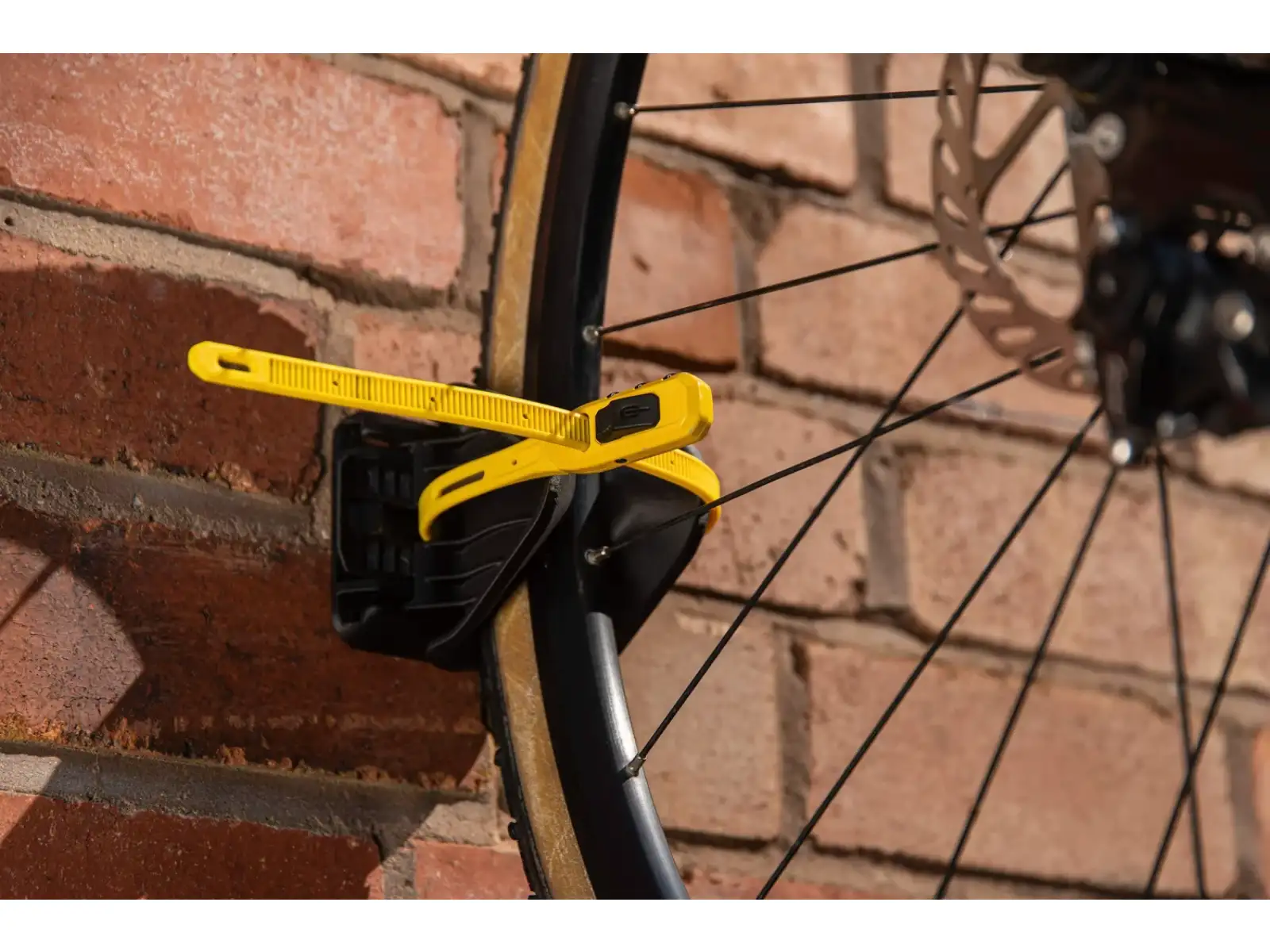 Hiplok Jaw+ lockable bike holder