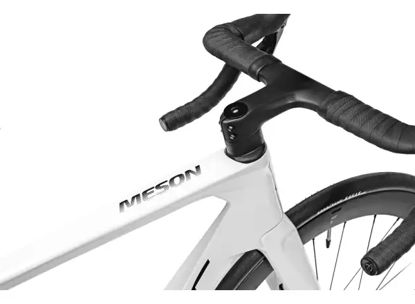 Isaac Meson 105 Di2 road bike Mineral White
