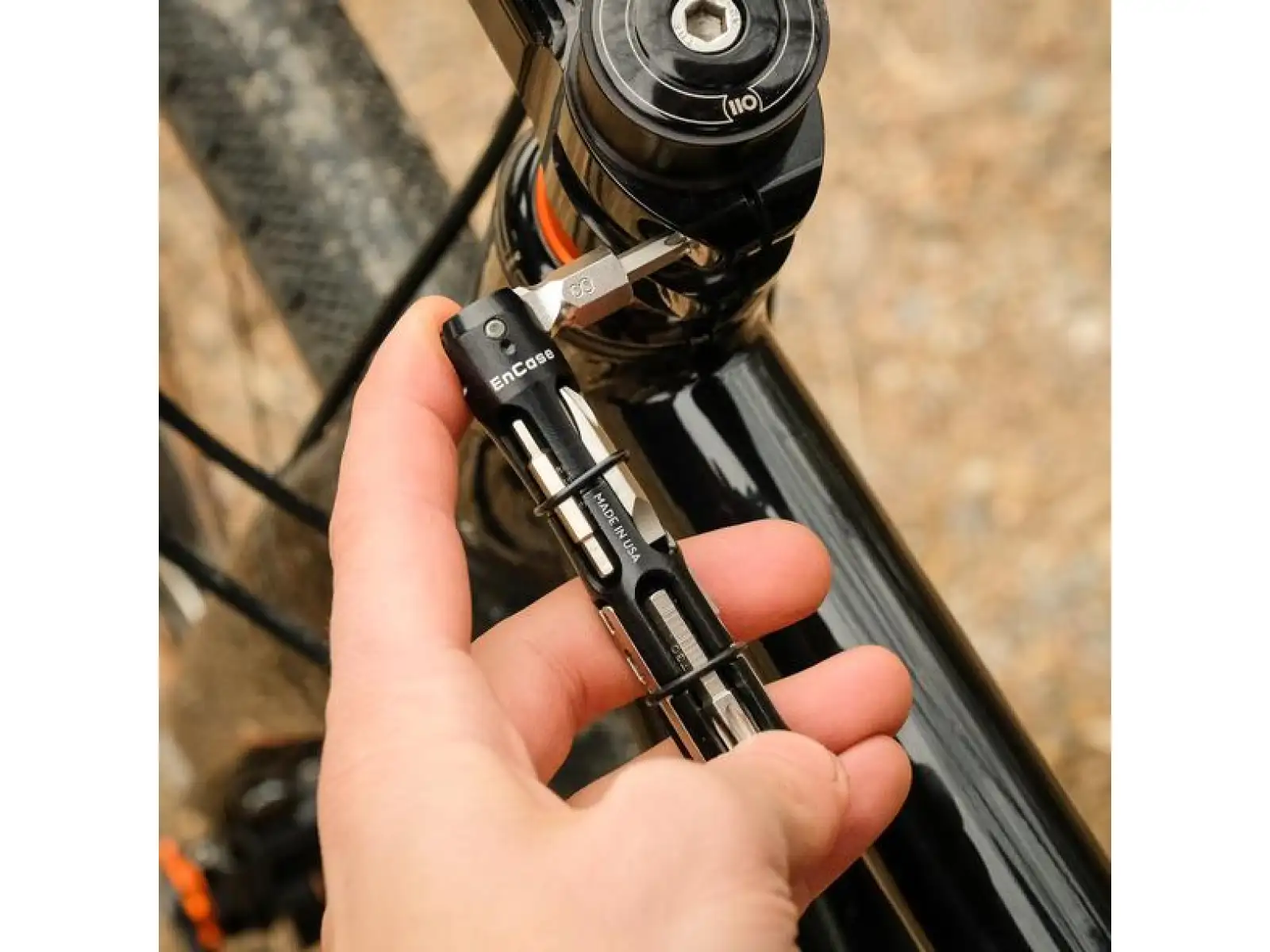 Wolf Tooth EnCase multitool 14 functions