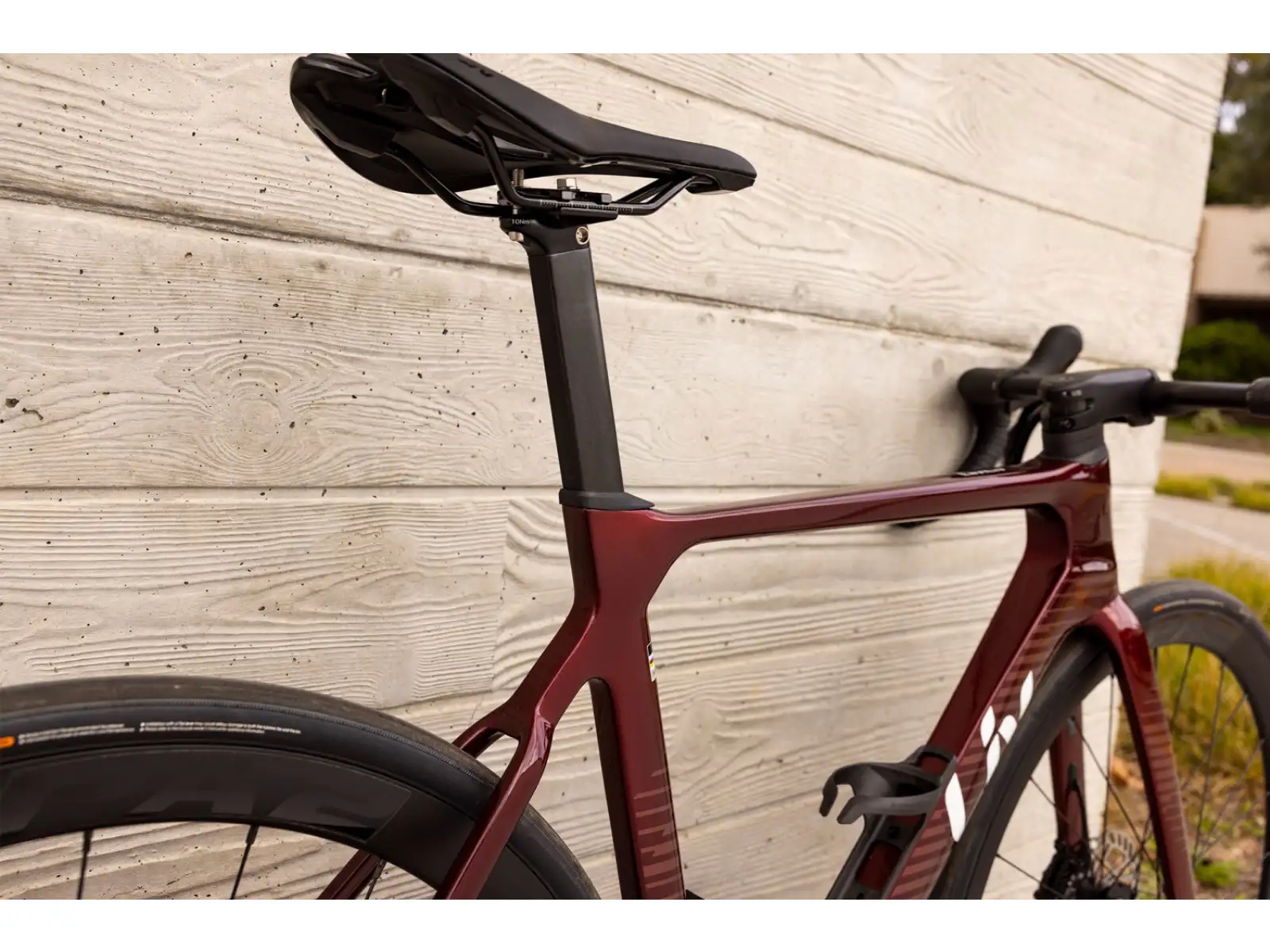 Liv EnviLiv Advanced 2 women's road bike Sangria