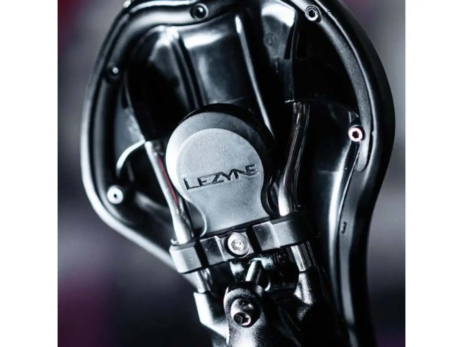 Lezyne Matrix Saddle Tagger for Apple AirTag black