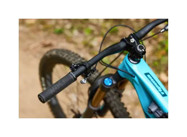 Wolf Tooth Echo grips black