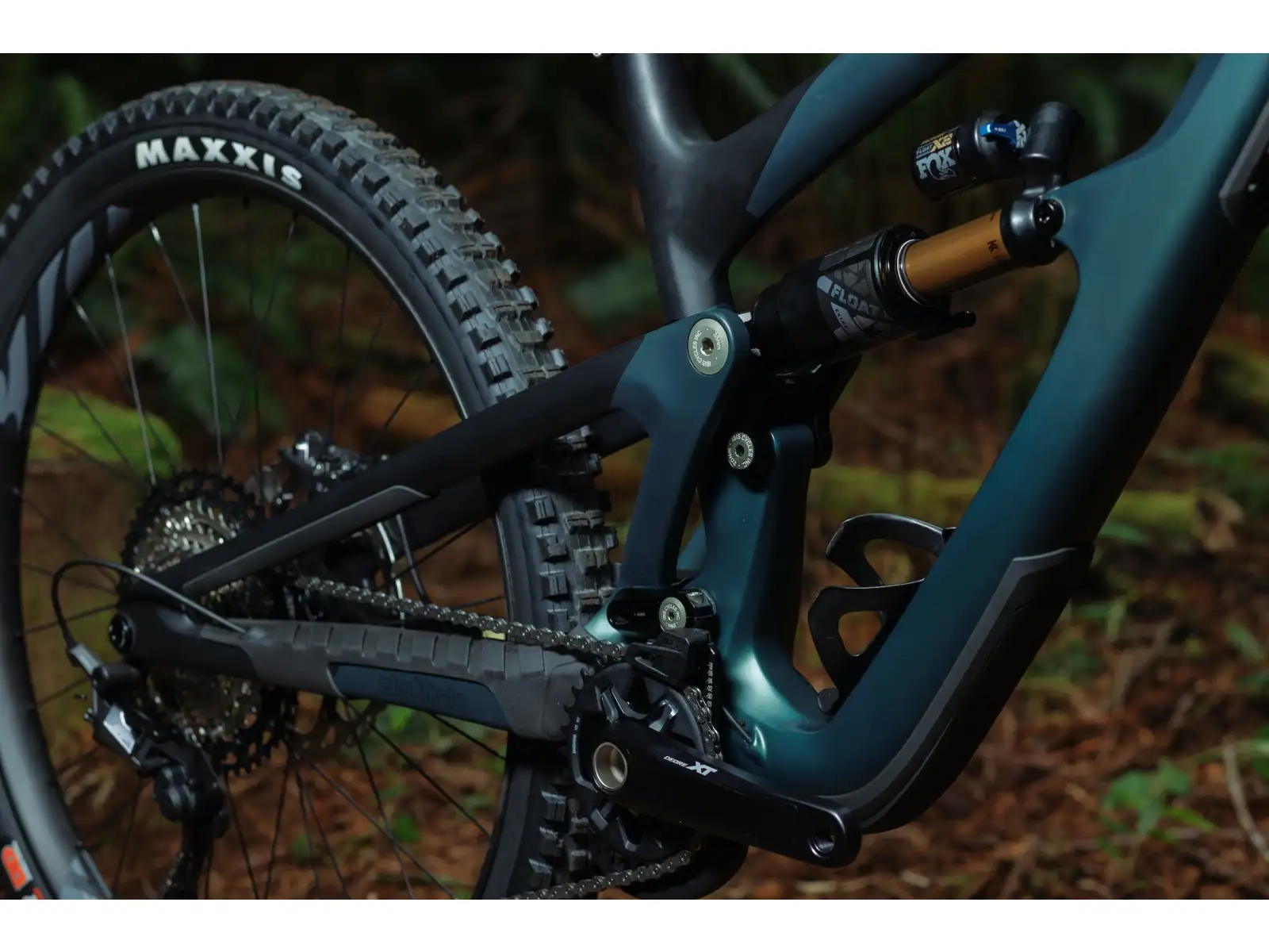 Ibis HD6 Eagle 90 full-suspension mountain bike Green