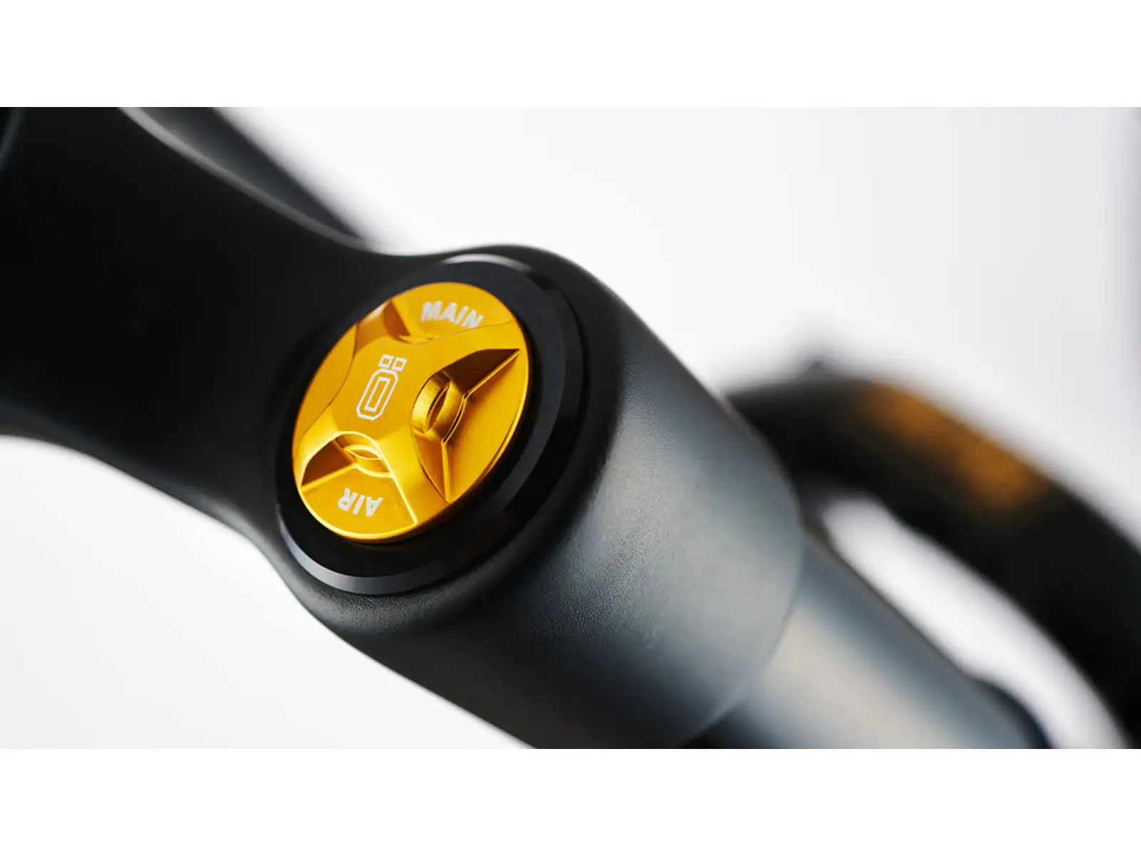 Öhlins RXF38 m.2 29" Air Suspension Fork 180 mm 15x110 mm 44 mm Rake Black