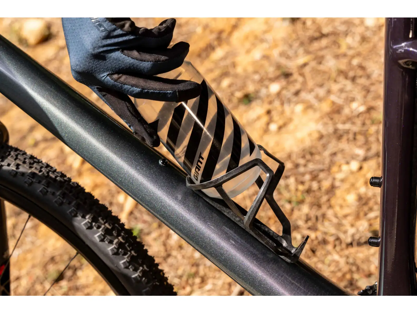 Giant Airway Elite Matt bottle cage Black/Gloss silver