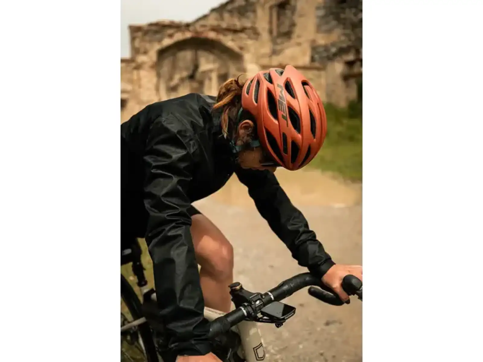 MET Estro MIPS Wander helmet Cinnamon