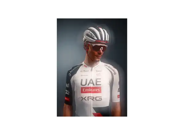 MET Trenta 3K Carbon road helmet UAE Team Emirates-XRG Limited Edition
