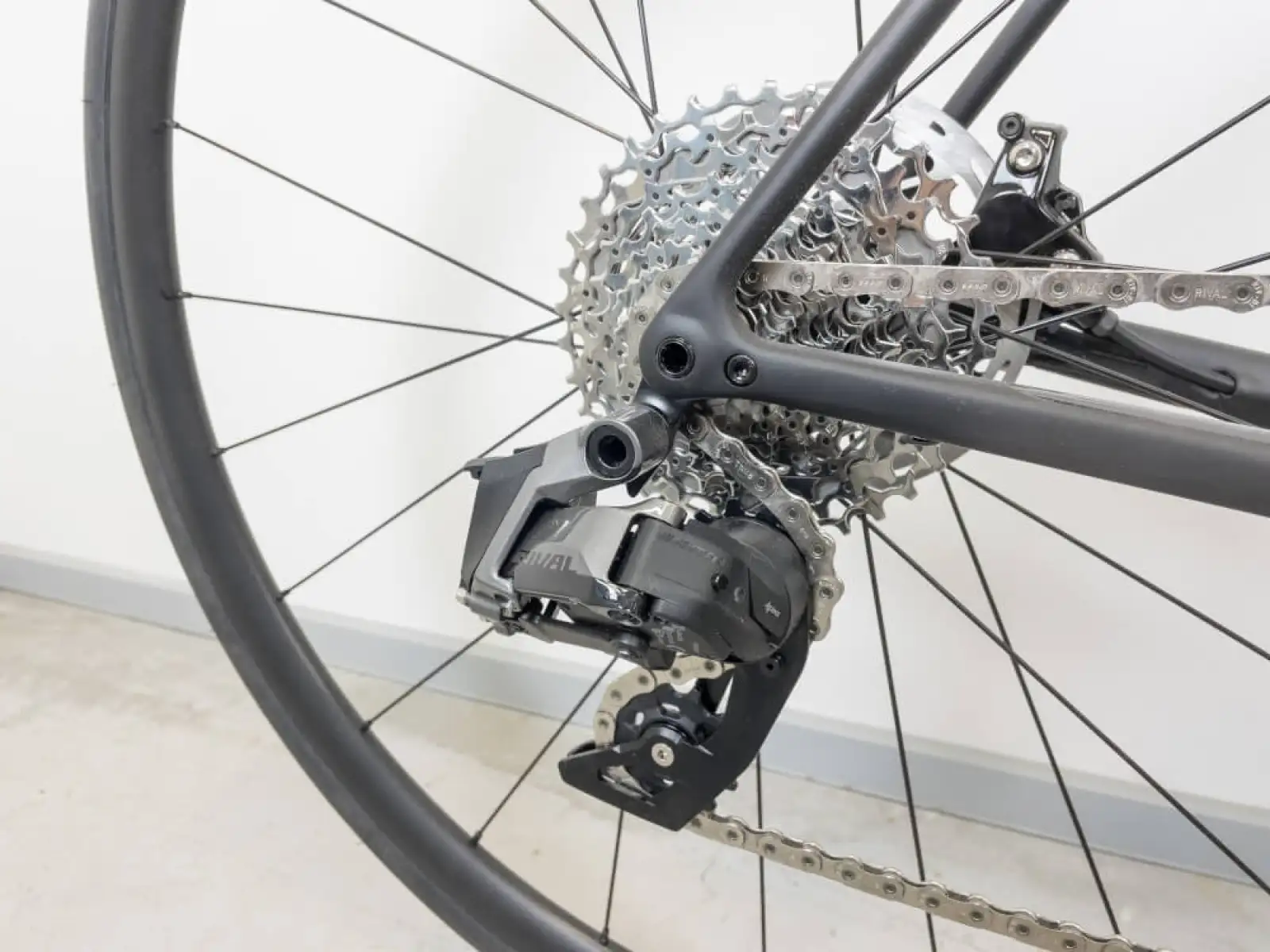 Specialized Aethos Comp Rival eTap AXS Satin Carbon road bike