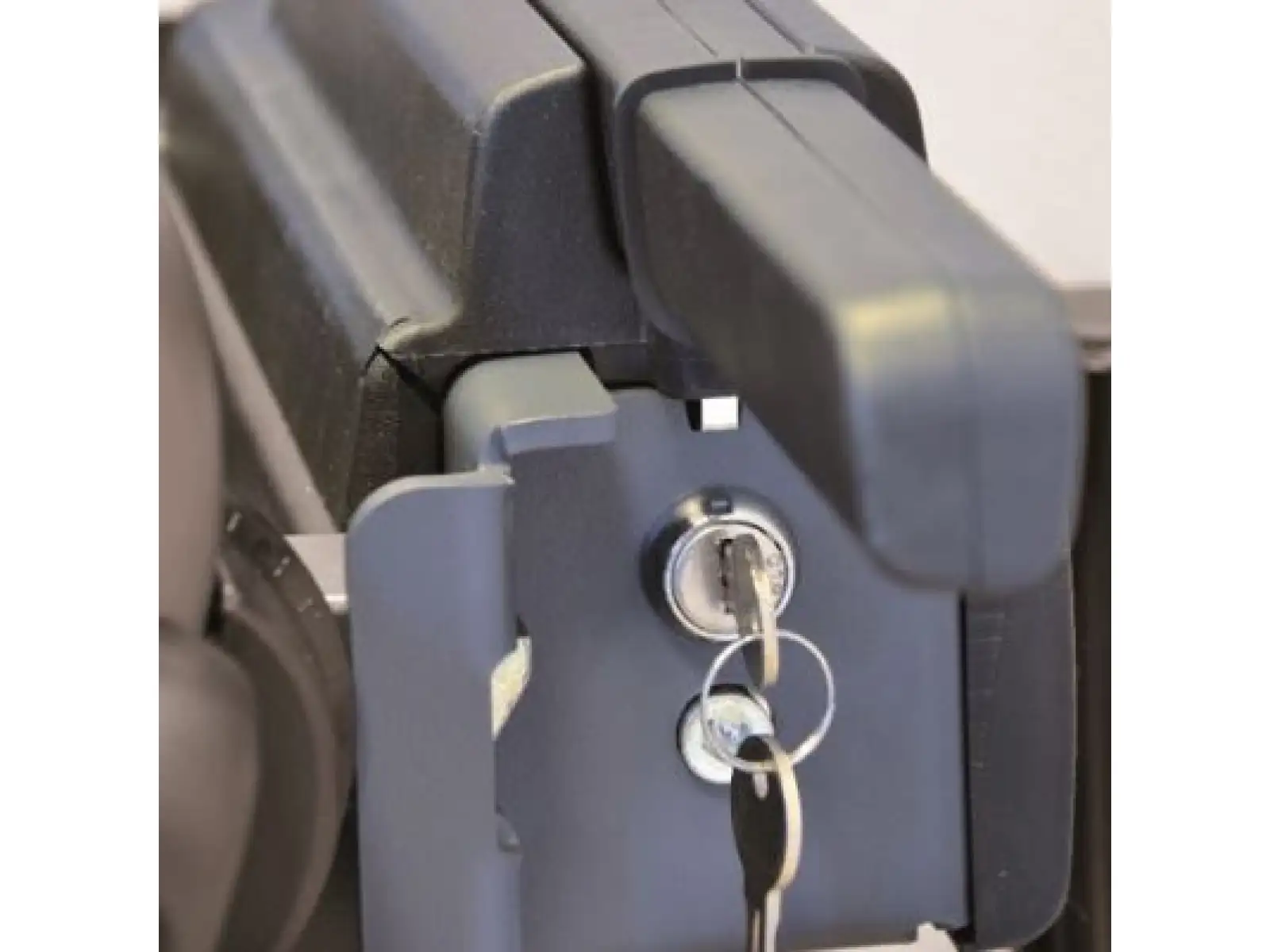 Peruzzo Pure Instinct carrier for a tow bar for 4 bikes