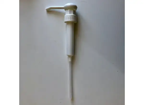 milKit dispensing pump for 5 l tubeless sealant White