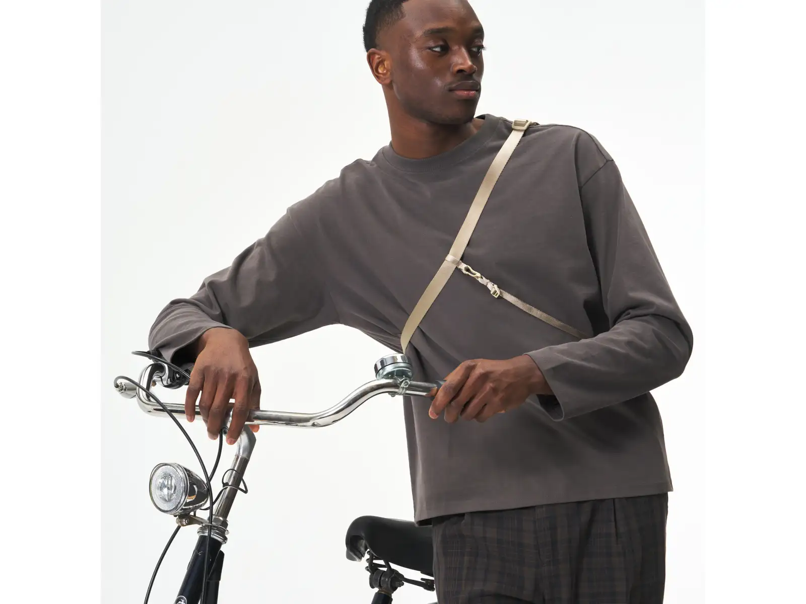 Aevor Easy Ride Pouch shoulder bag Off-White