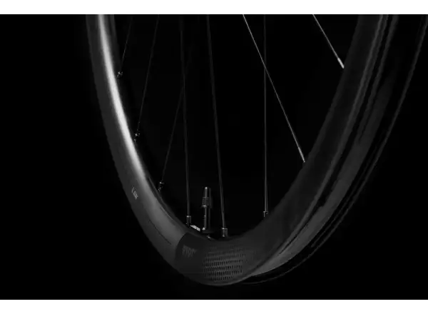 FFWD RYOT33 DT240 2:1 EXP road wheels clincher MattBlack freehub Sram XDR