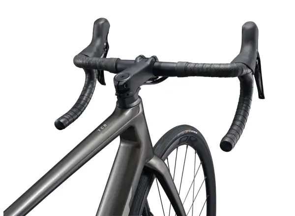 Giant TCR Advanced 2 KOM road bike Stealth Chrome