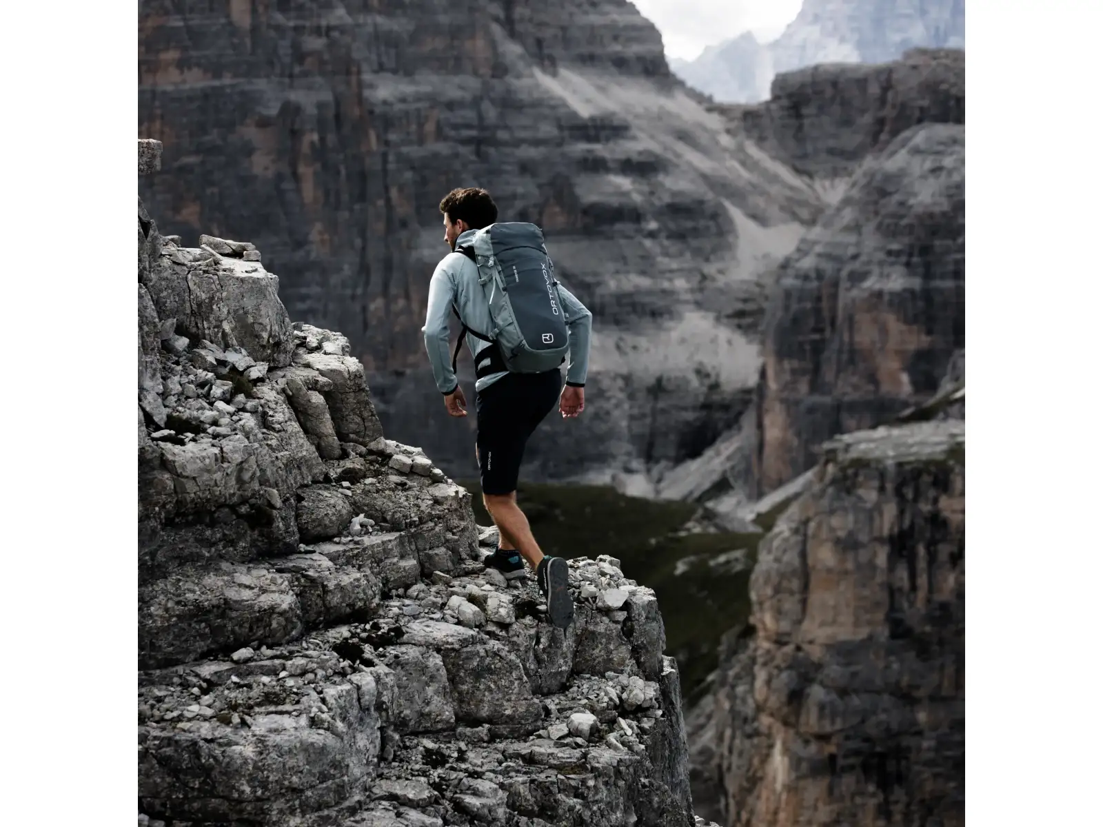 Ortovox Traverse 30 backpack 30 l Glacier Grey