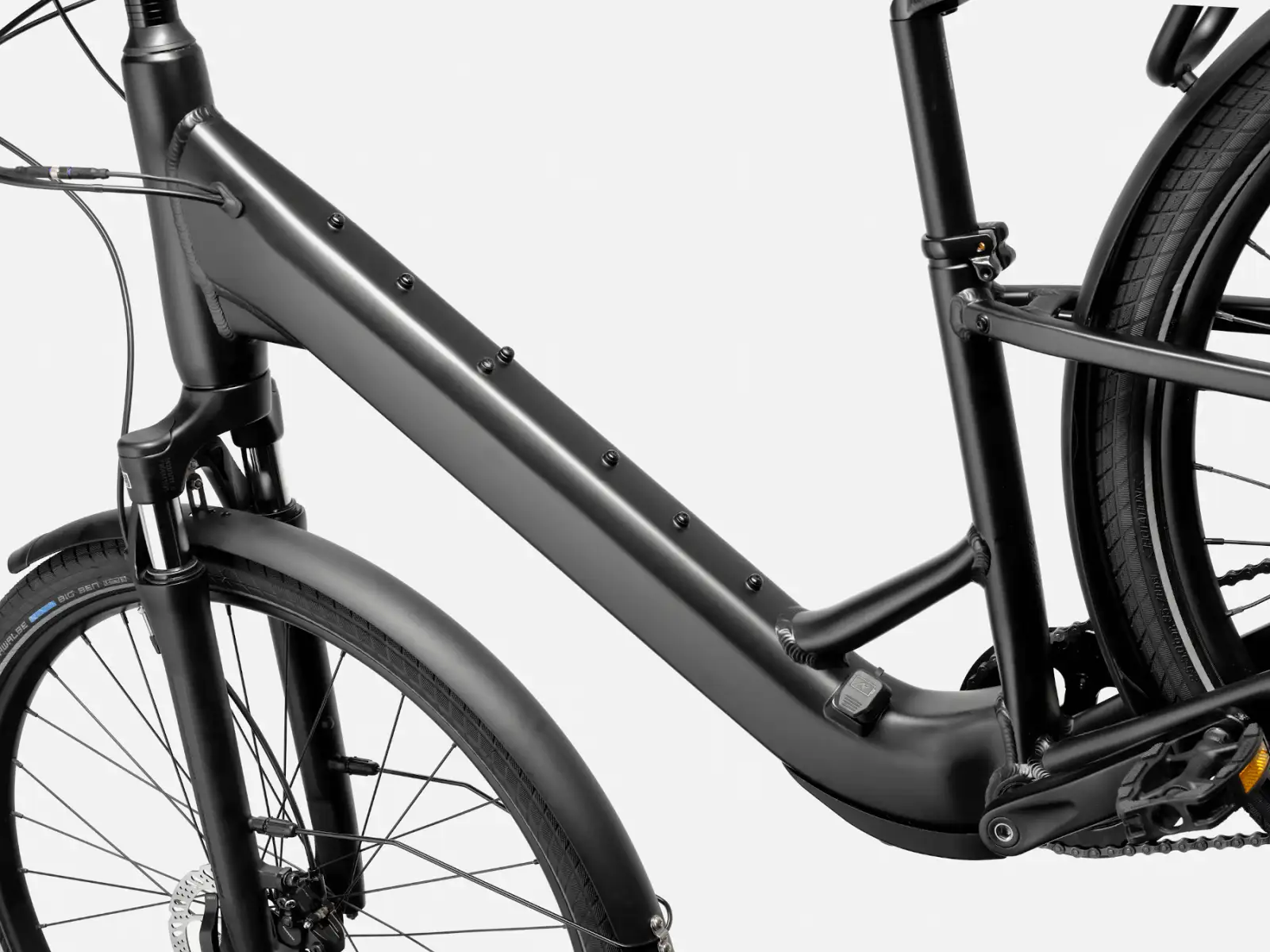 Cannondale Mavaro NEO SL 2 low-entry city e-bike Black Cherry
