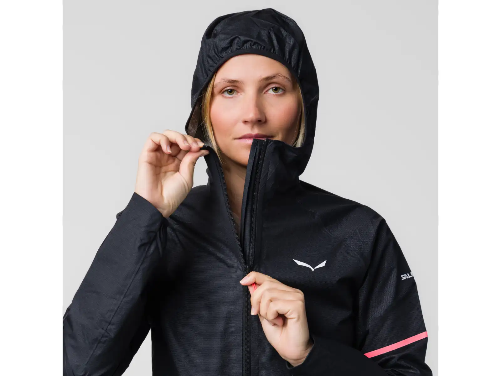 Salewa Vento PTX 2.5 L women's jacket Black Out