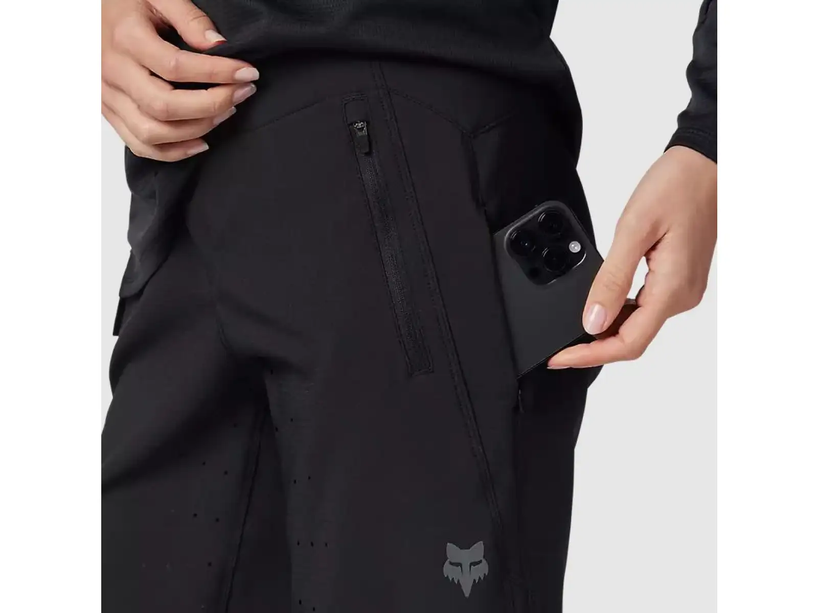 Fox Defend women's shorts Black