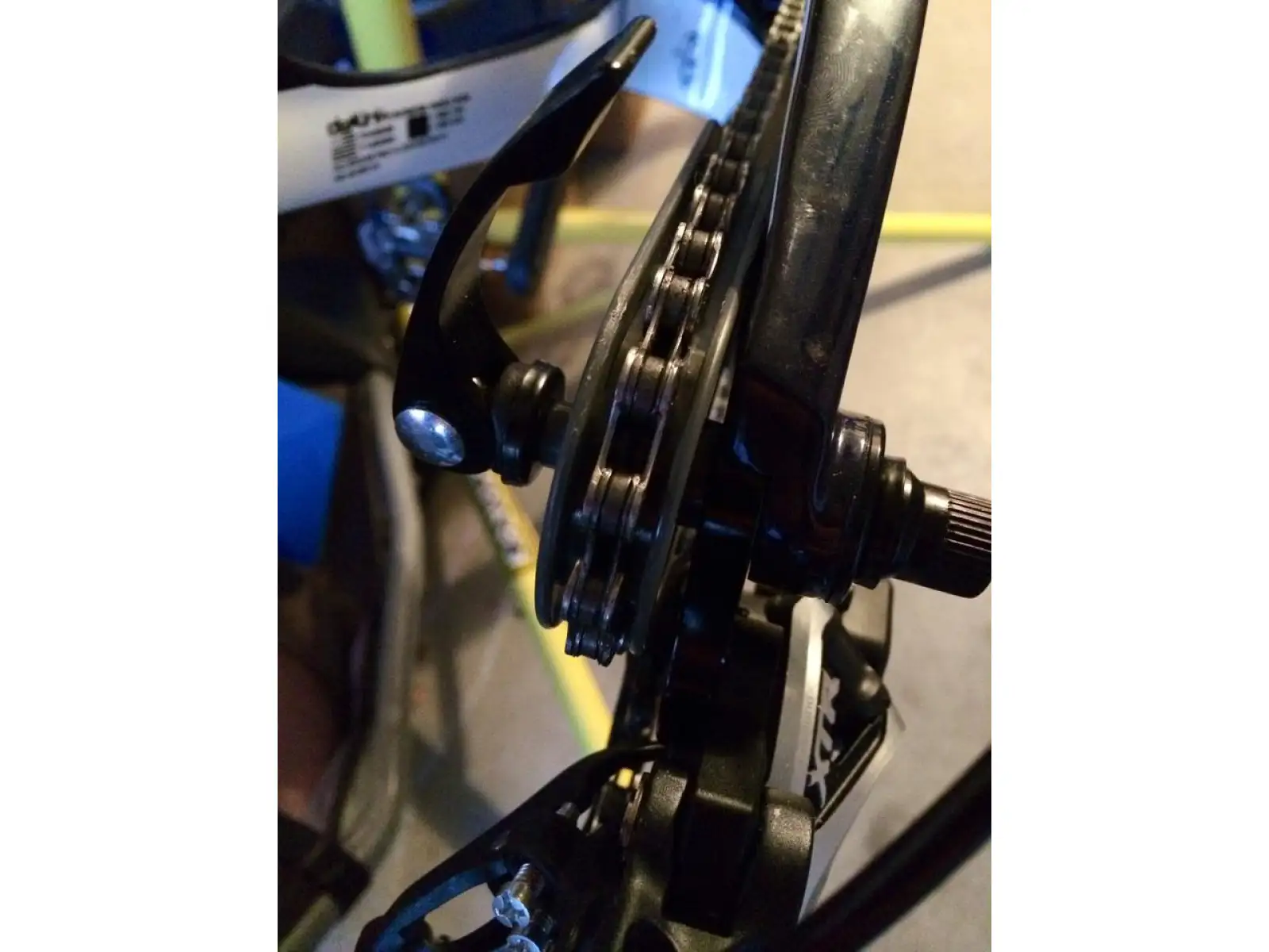 Pedros chain holder