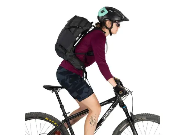 Osprey Syncro 20 backpack Raven Black