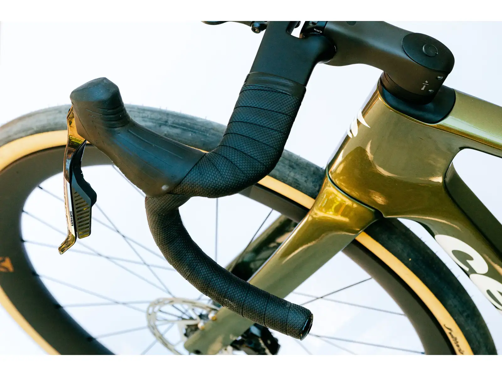 Cervélo Aspero-5 SRAM Red AXS 1 Digital Moss bike