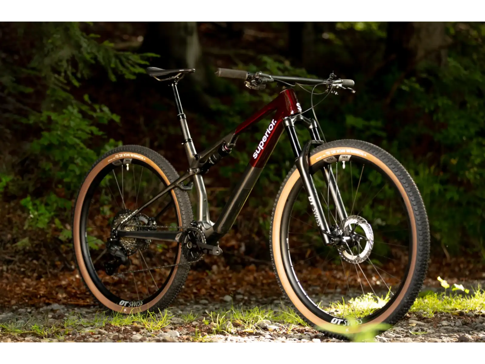 Superior XF 9.6 Team full suspension bike Gloss Carbon/Red Carbon