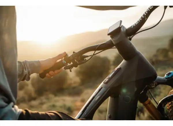Cannondale Moterra Carbon 2 full-suspension e-bike Jade