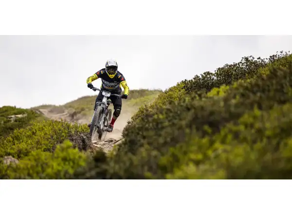 Ergon SM Enduro Pro Titanium Team saddle Oil Slick
